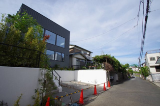 【前面道路含む現地写真】