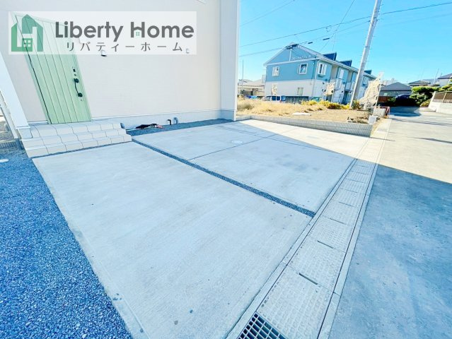 取手市井野24-1期　新築戸建　2号棟の駐車場