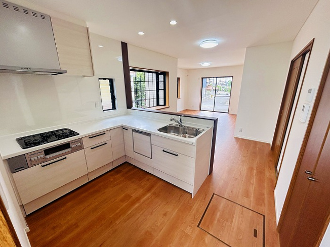 【キッチン】 | 福岡市東区青葉3丁目中古戸建て☆仲介手数料無料☆ | リフォーム物件☆周辺平坦で過ごしやすい立地です☆