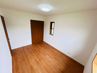 【洋室】 | 福岡市東区青葉3丁目中古戸建て☆仲介手数料無料☆ | たとえ。小さかろうとやっぱり窓のある・なしは大きく違うもの。あるんです。窓。差し込む光はちゃんと朝を教えてくれるみたいです。