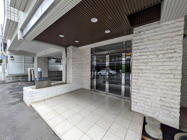 プリミテージュ新横浜のエントランス|建物の内部です