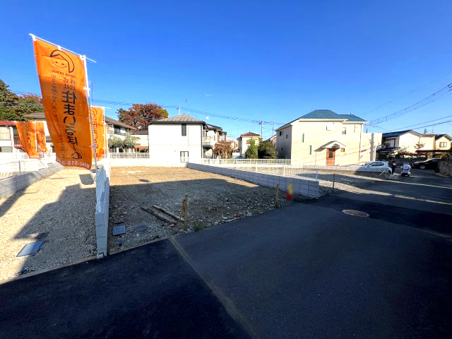 福生市福生　土地全2区画の前面道路含む現地写真