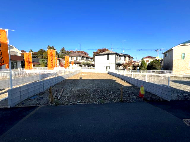 福生市福生　土地全2区画の前面道路含む現地写真