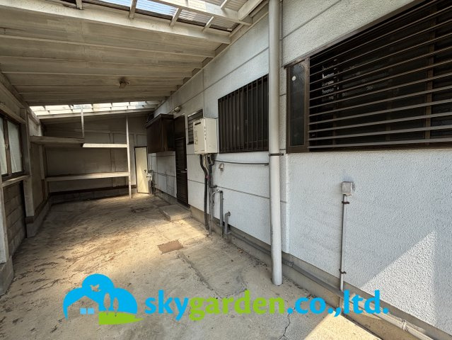 小田原市寿町5丁目　中古戸建の駐車場