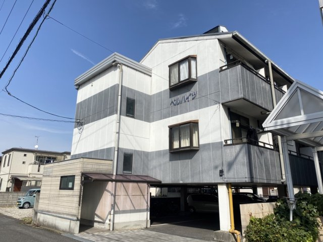 ベルハイツの外観
