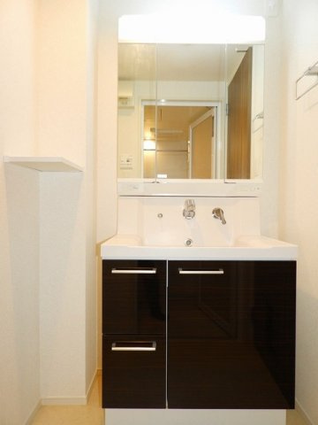 アーブルブリエの洗面所|脱衣スペースもあります