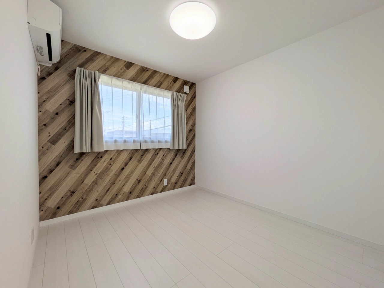 函南町間宮　全１棟の洋室|現地写真