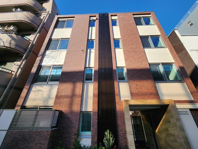 杉並区和泉１丁目の賃貸マンションの外観