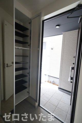 《仲介手数料無料》中央区本町東２丁目13-20(2号棟)新築一戸建てKEIAI GRACEの玄関|撮影日 2025年10月19日 10:10 曇り