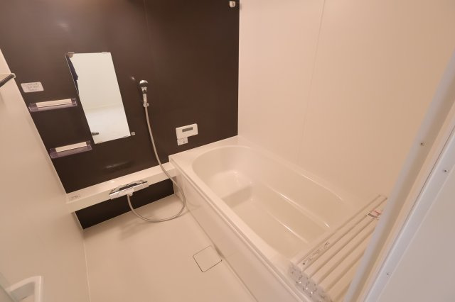 《仲介手数料無料》中央区本町東２丁目13-20(2号棟)新築一戸建てKEIAI GRACEの浴室|撮影日 2025年10月19日 10:10 曇り