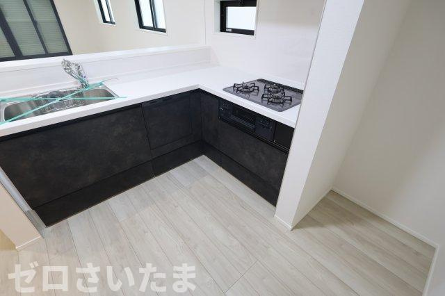 《仲介手数料無料》中央区本町東２丁目13-20(2号棟)新築一戸建てKEIAI GRACEのキッチン|撮影日 2025年10月19日 10:10 曇り