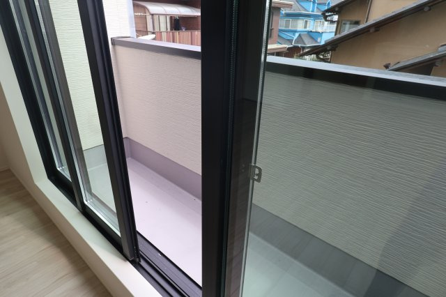 《仲介手数料無料》中央区本町東２丁目13-20(2号棟)新築一戸建てKEIAI GRACEのバルコニー|撮影日 2025年10月19日 10:10 曇り