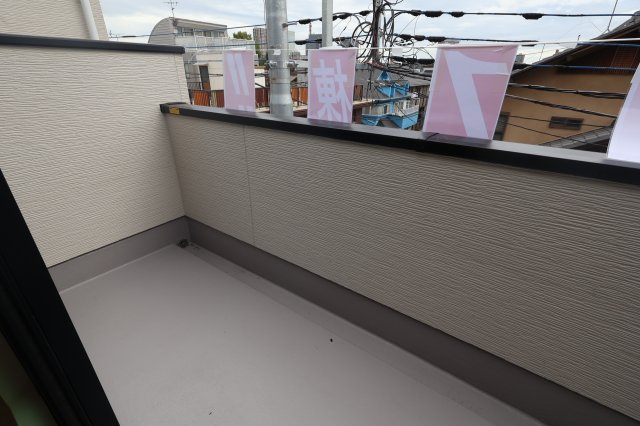 《仲介手数料無料》中央区本町東２丁目13-20(2号棟)新築一戸建てKEIAI GRACEのバルコニー|撮影日 2025年10月19日 10:10 曇り