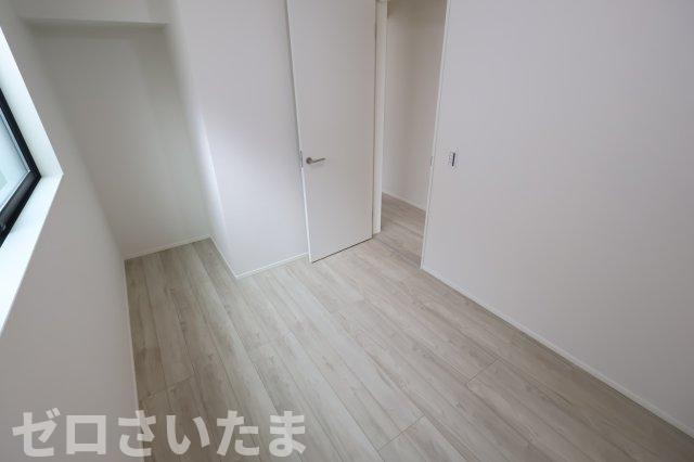 《仲介手数料無料》中央区本町東２丁目13-20(2号棟)新築一戸建てKEIAI GRACEの洋室|撮影日 2025年10月19日 10:10 曇り