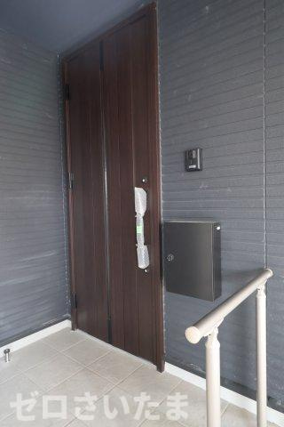 《仲介手数料無料》中央区本町東２丁目13-20(2号棟)新築一戸建てKEIAI GRACEの玄関|撮影日 2025年10月19日 10:10 曇り