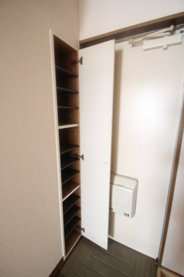 【収納】 | エステートピア中村 | ※同建物ほかのお部屋の写真です。