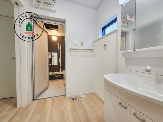 糟屋郡篠栗町田中1丁目第1-4棟（1号棟）の脱衣所|脱衣所、洗面所は小さなプライベートスペース。歯磨き、洗顔と毎日施す個人空間。