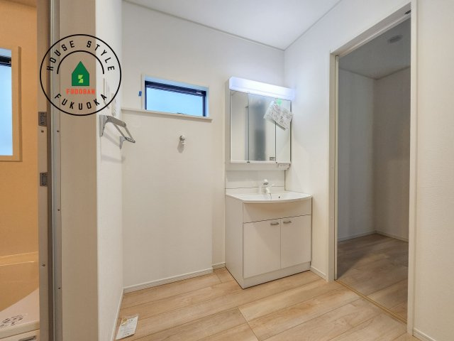 糟屋郡篠栗町田中1丁目第1-4棟（1号棟）の浴室|洗面所は小さなプライベートスペース。歯磨き、洗顔と毎日施す個人空間。