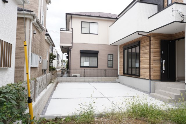 越谷市千間台西5丁目 新築分譲住宅 全3棟 1号棟の駐車場