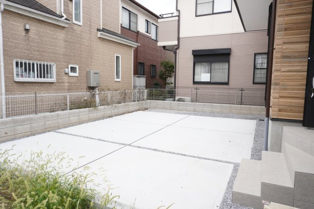 越谷市千間台西5丁目 新築分譲住宅 全3棟 1号棟の駐車場