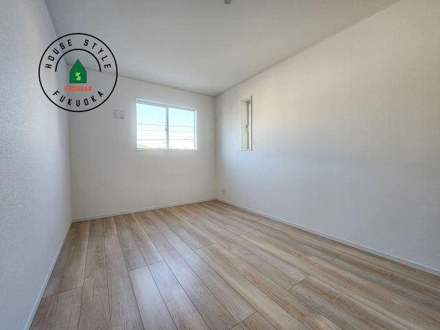 糟屋郡篠栗町田中1丁目第1-4棟（2号棟）の洋室|各部屋収納を備えており過ごしやすいお家です！