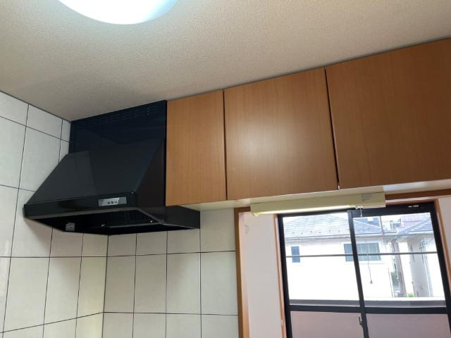 アーバンコートＴ．Ｂ棟のキッチン|キッチン換気扇　吊戸棚