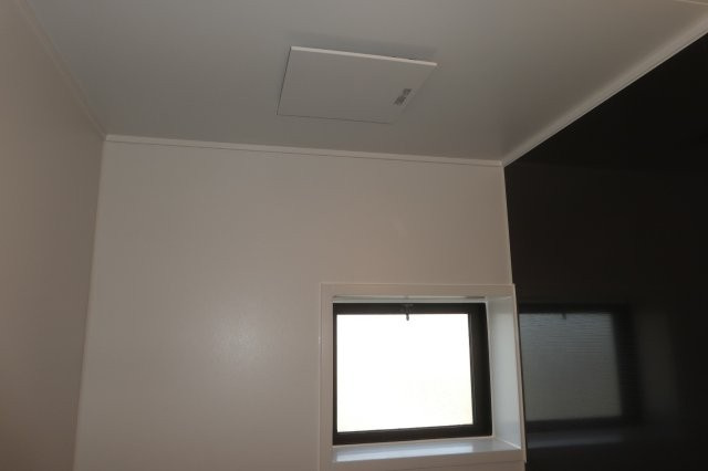 ソワール　ド　オウジAの浴室|浴室窓