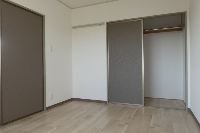 ソワール　ド　オウジAの収納|洋室