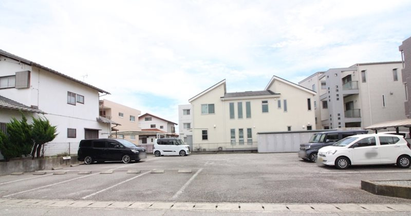 ベルティール沼北の駐車場