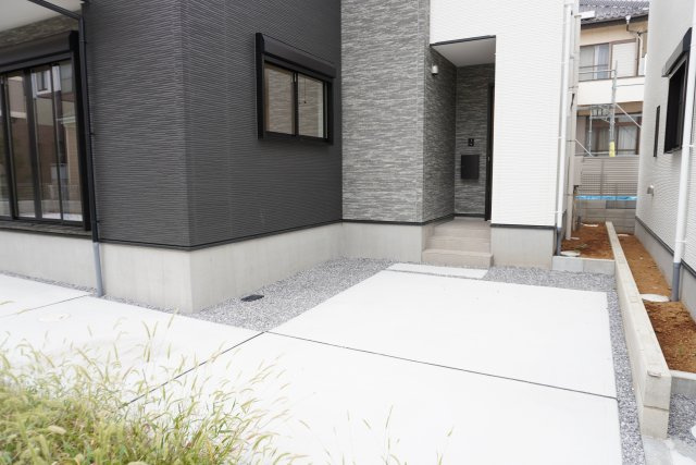 越谷市千間台西5丁目 新築分譲住宅 全3棟 2号棟の駐車場