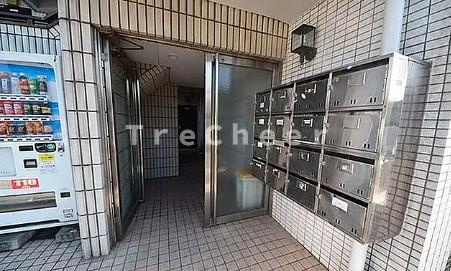 第2ハイツ和光のエントランス