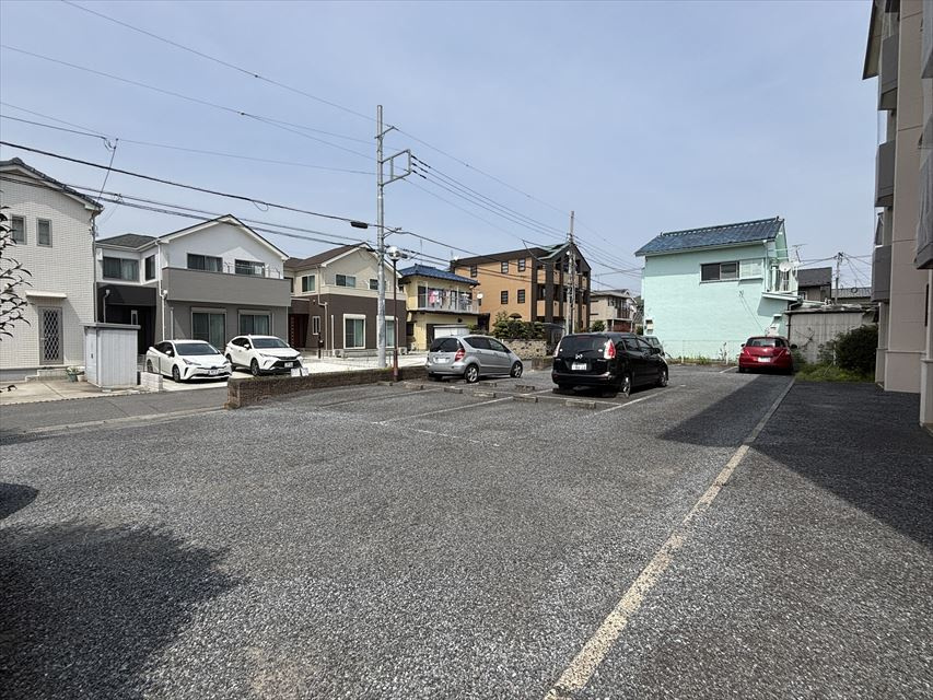 メゾンドピアの駐車場|駐車場があるので、車を買う予定の方も安心です