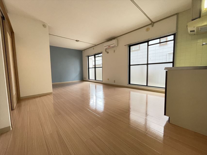 メゾンドピアの居間・リビング|こちらの居間で趣味の時間をお楽しみください