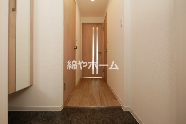 メルベージュ難波サウスIIIの玄関|シンプルで使いやすい玄関です