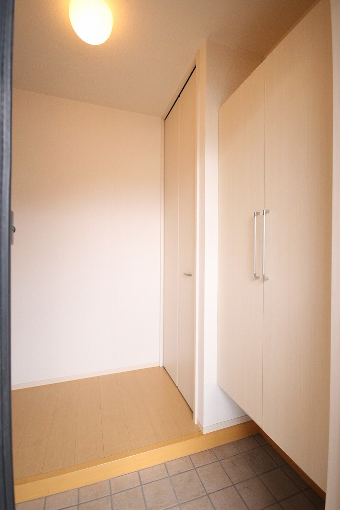 セントラルグレイスB棟の玄関|※お部屋により仕様が異なる場合があります※