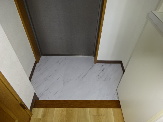 スカイヒル名谷の玄関