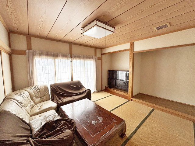 青森市　浪岡女鹿沢西花岡　中古住宅の和室