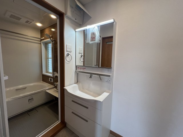 ビバ！ノバ！ウォンテッド！！！見て損ありません。【港南区野庭町】リノベーションの独立洗面台|独立洗面化粧台が付いています