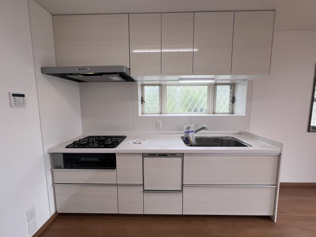 しっかりリノベ！だからこその安心感！【港南区野庭町】中古戸建のキッチン|お料理しやすいキッチンです