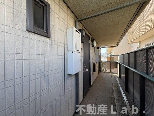 アヴァンツァーレ浦田のエントランス