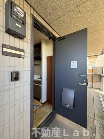 アヴァンツァーレ浦田のエントランス