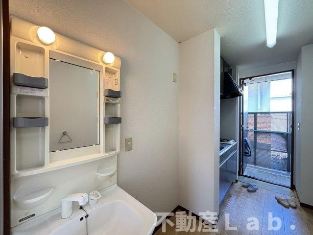 アヴァンツァーレ浦田の洗面所