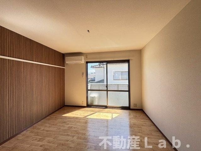 アヴァンツァーレ浦田の居間・リビング