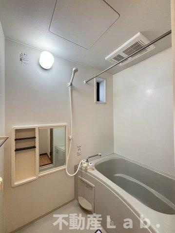 アヴァンツァーレ浦田の浴室