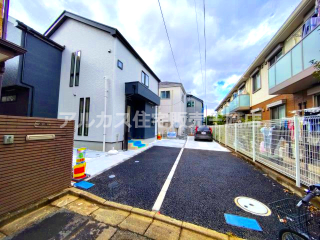 調布市飛田給２丁目 京王線 飛田給駅 新築戸建の前面道路含む現地写真
