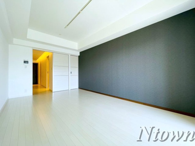 【居間・リビング】 | 千種ライズ | こちらのリビングで趣味の時間をお楽しみください