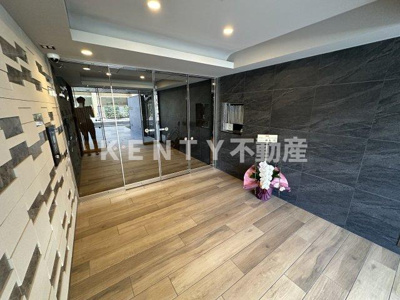 【エントランス】 | ＪＰ　ｎｏｉｅ　西蒲田 | 落ち着いたエントランスです