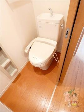 シャーメゾンつばき１番館のトイレ|シャワー付トイレ