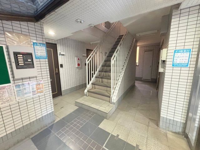 クラウンハイム新高のロビー