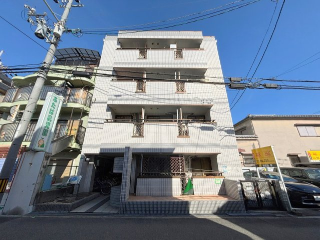 クラウンハイム新高の外観